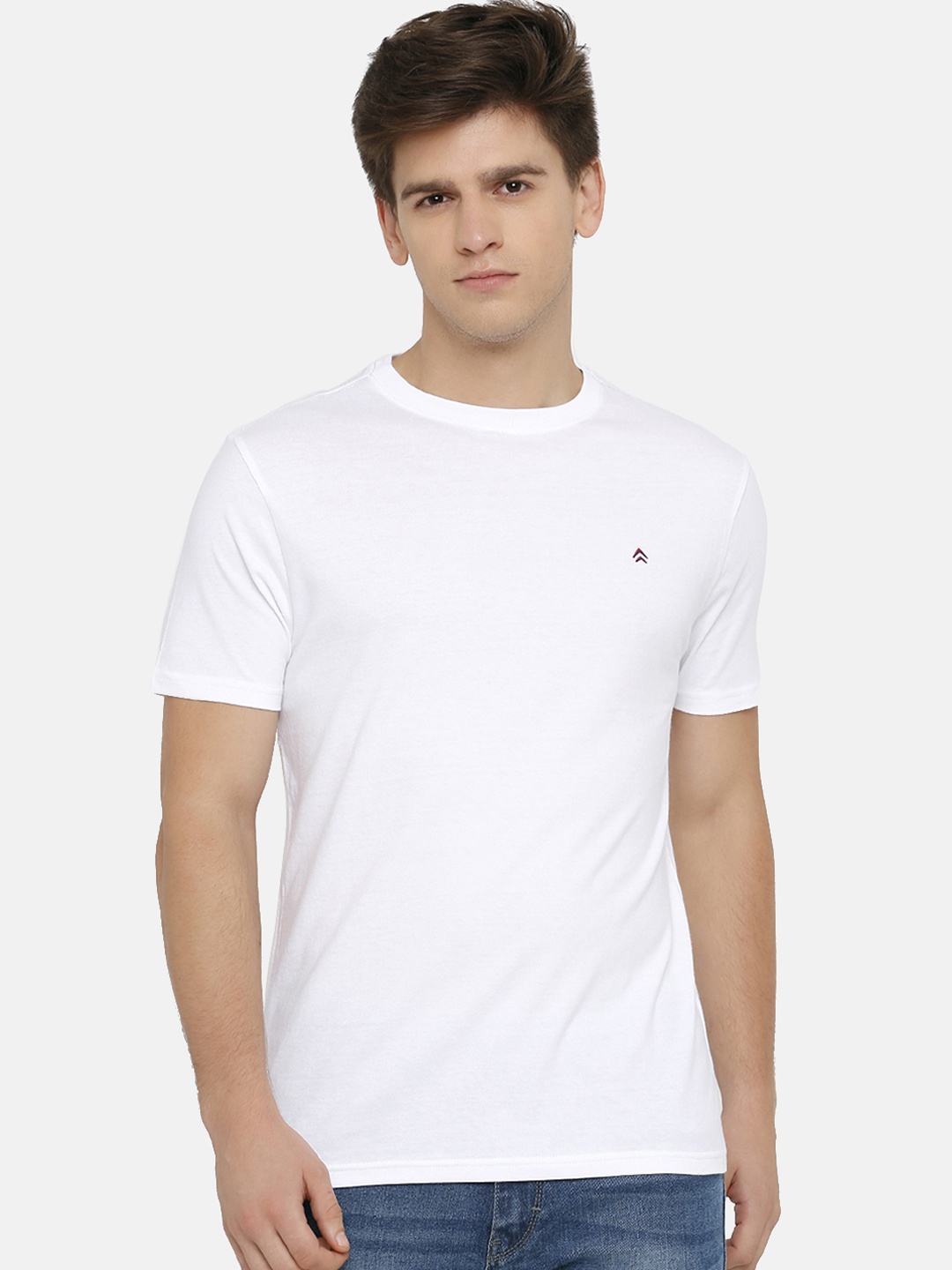 

Steenbok Men White Solid Round Neck T-shirt