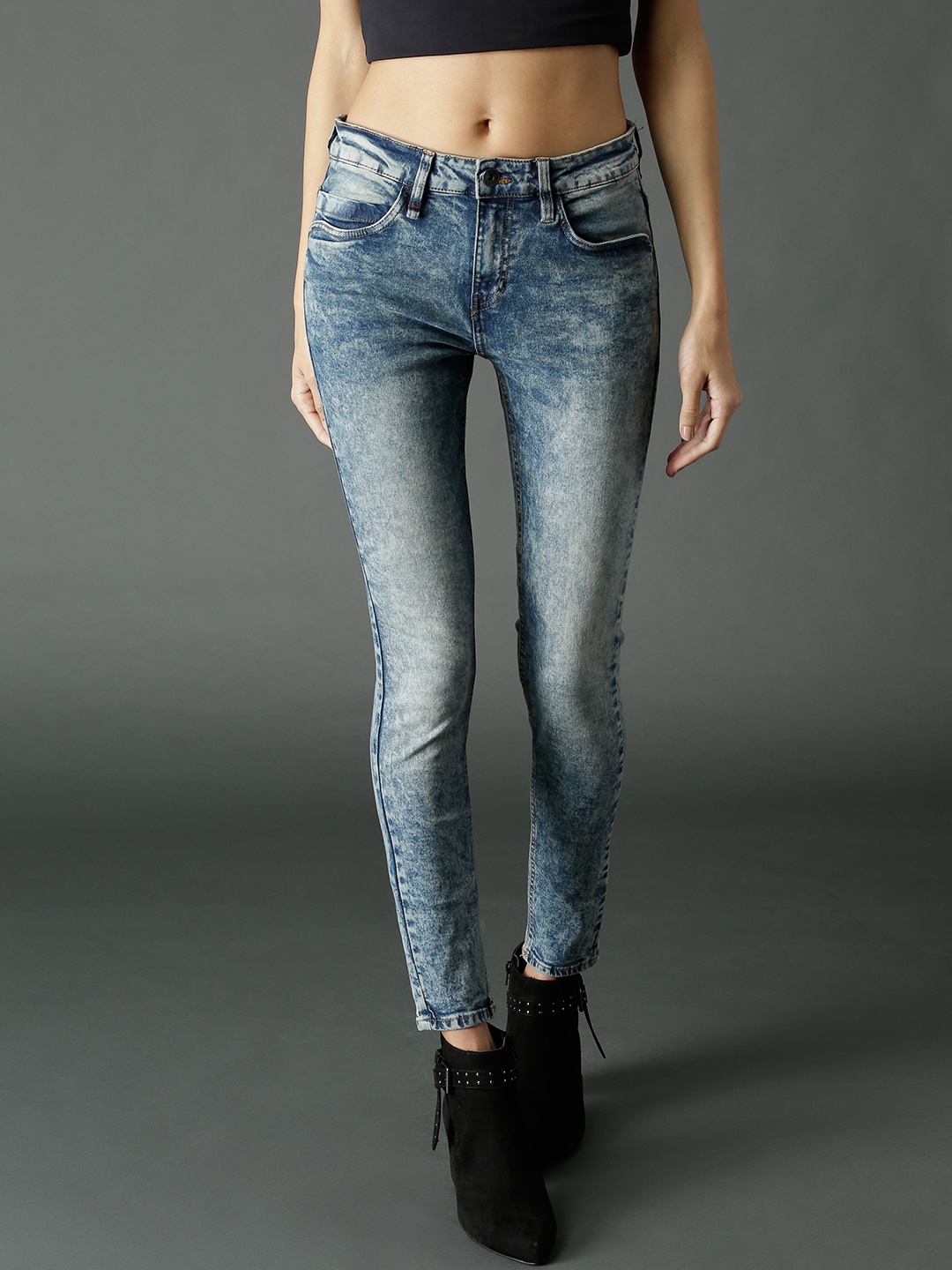 

Roadster Women Blue Skinny Fit Acid Washed Mid-Rise Clean Look Stretchable Cropped Jeans