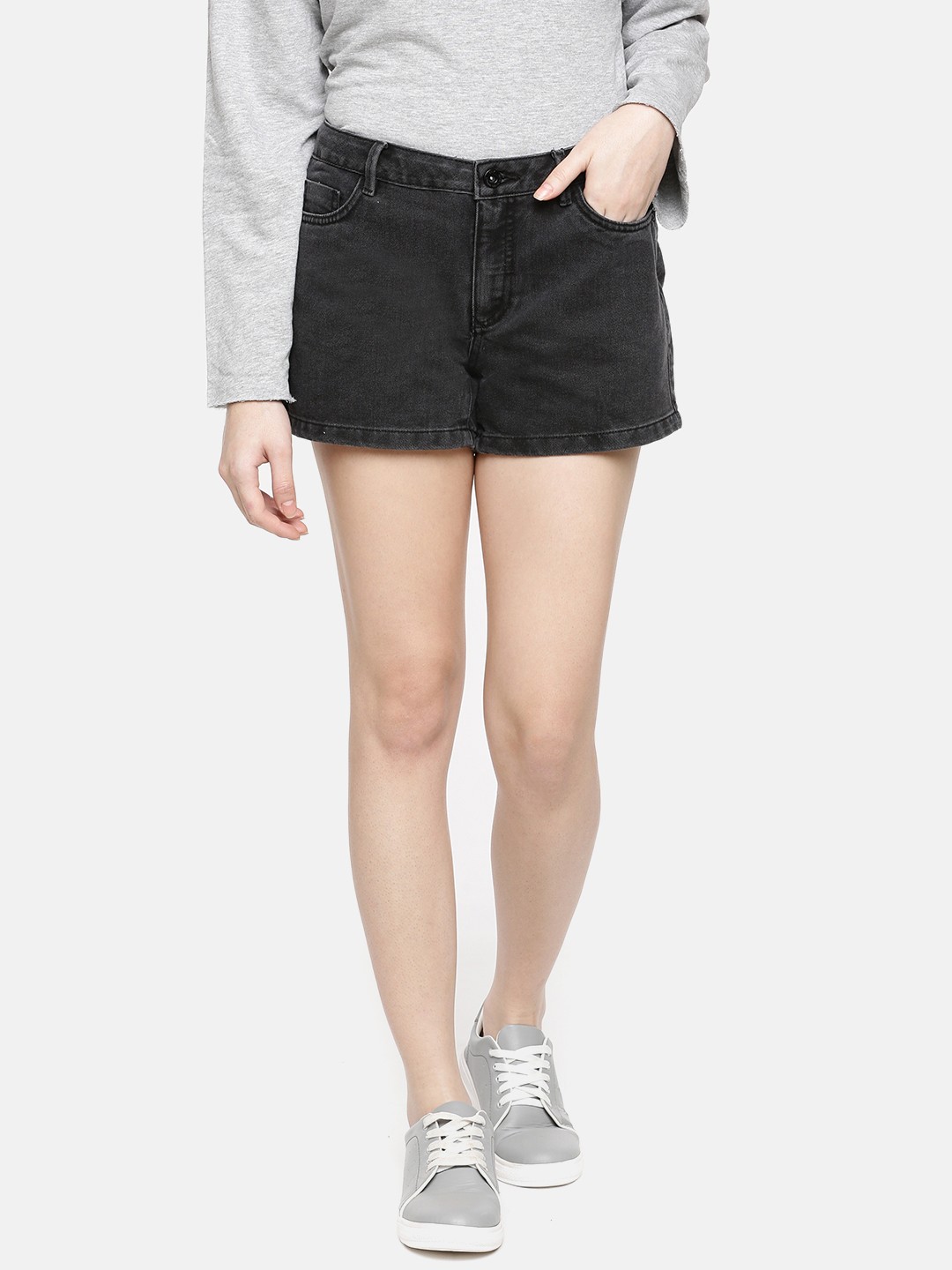 

ONLY Women Black Solid Slim Fit Denim Shorts