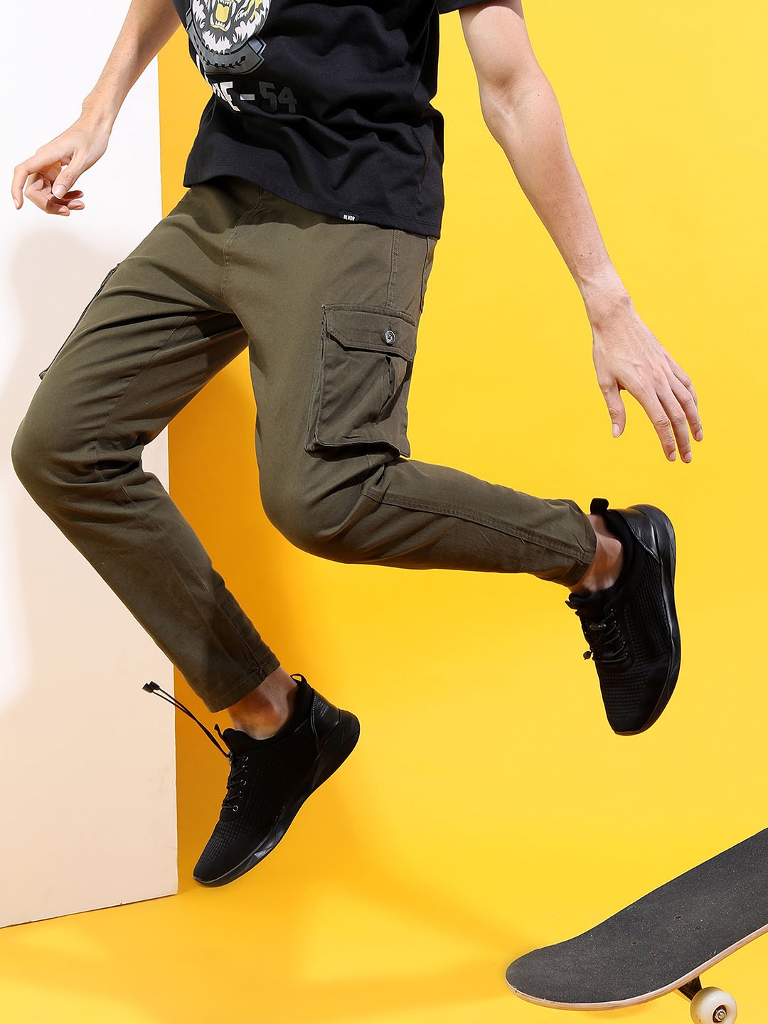 

HIGHLANDER Men Olive Green Slim Fit Cargos