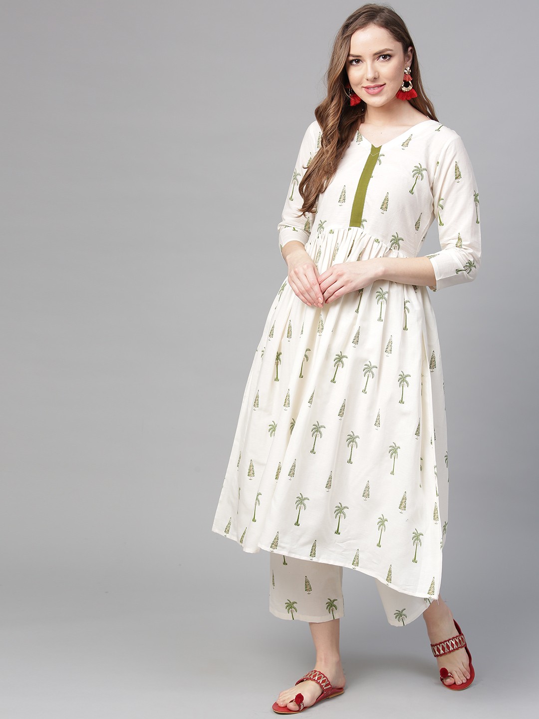 

Ahalyaa Women Off-White & Green Printed Kurta with Palazzos