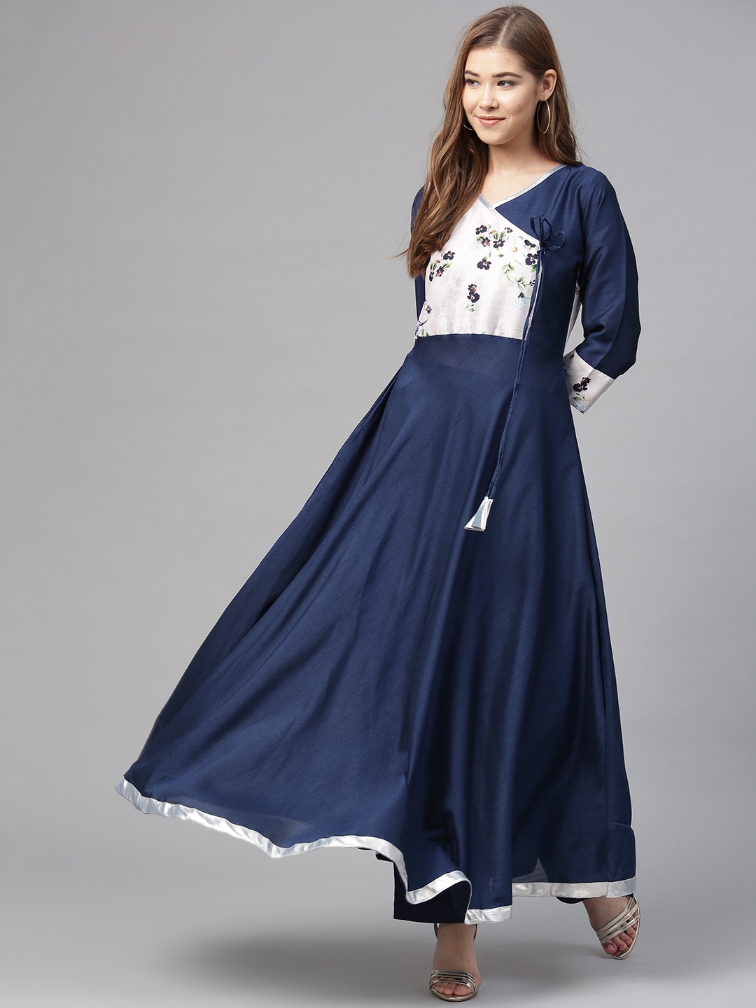 

Ahalyaa Women Navy Blue & Off-White Yoke Design Anarkali Kurta