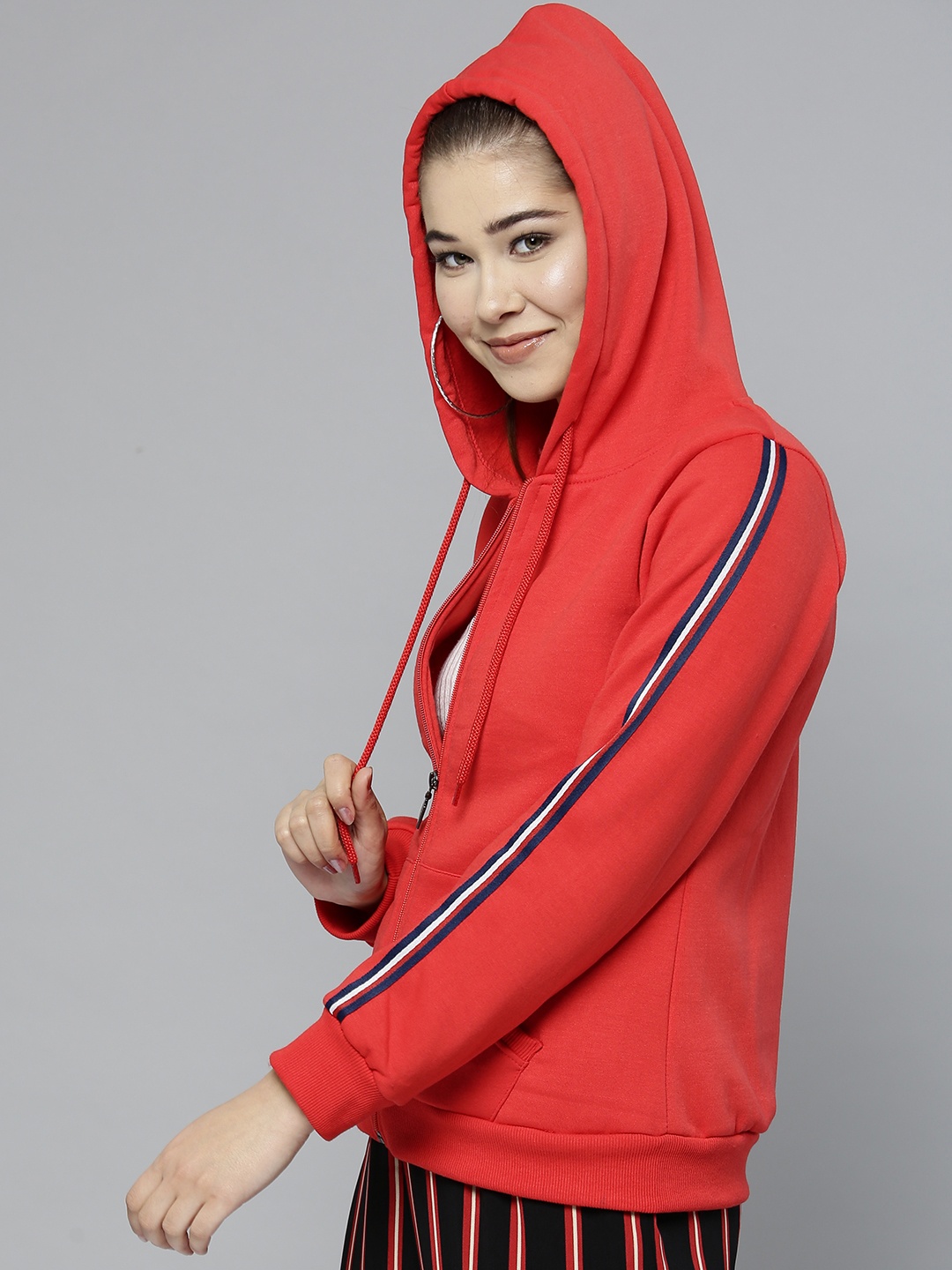 

RARE Women Red Solid Hooded Sweatshirt