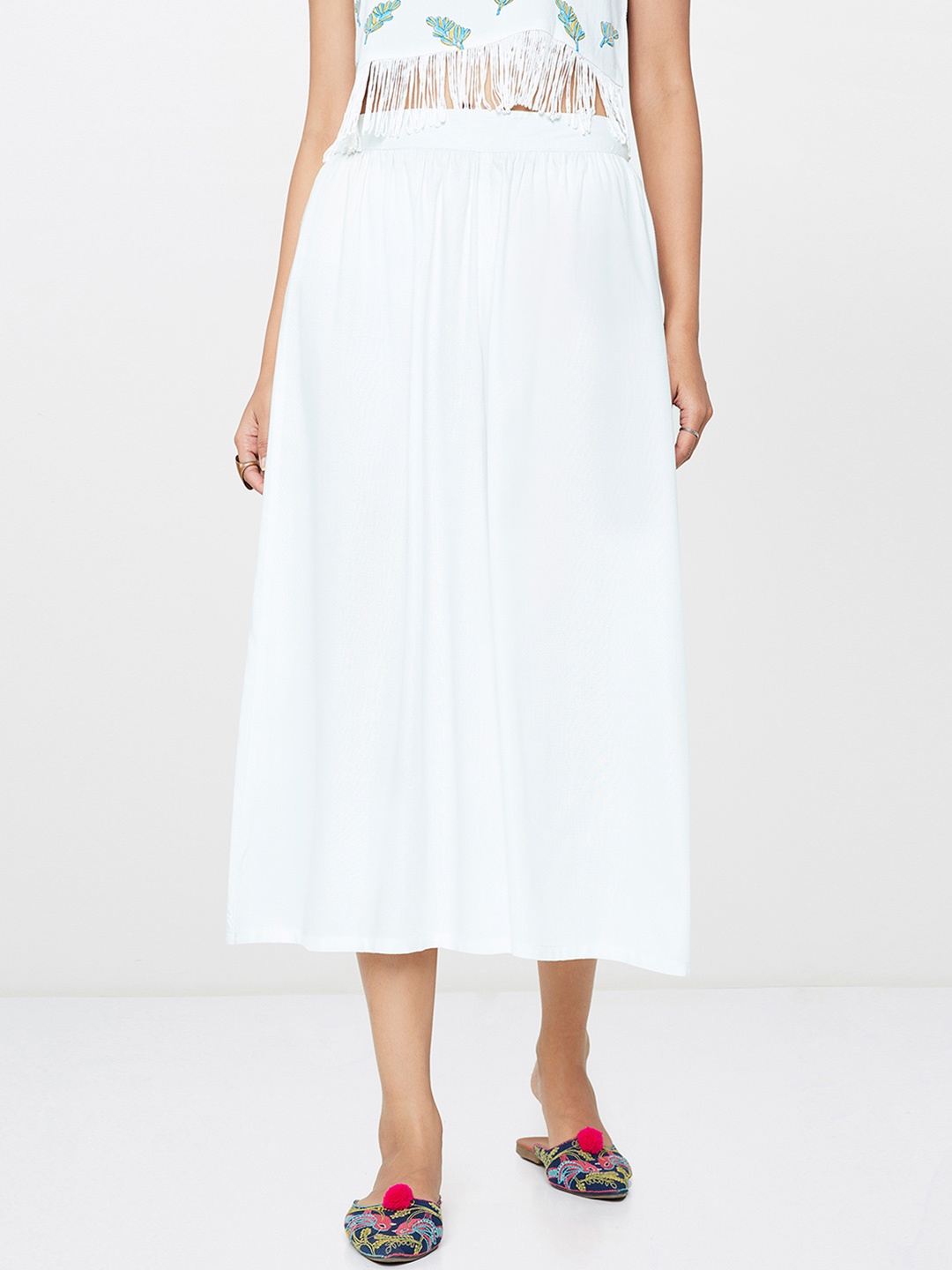 

Global Desi Women White Regular Fit Solid Culottes