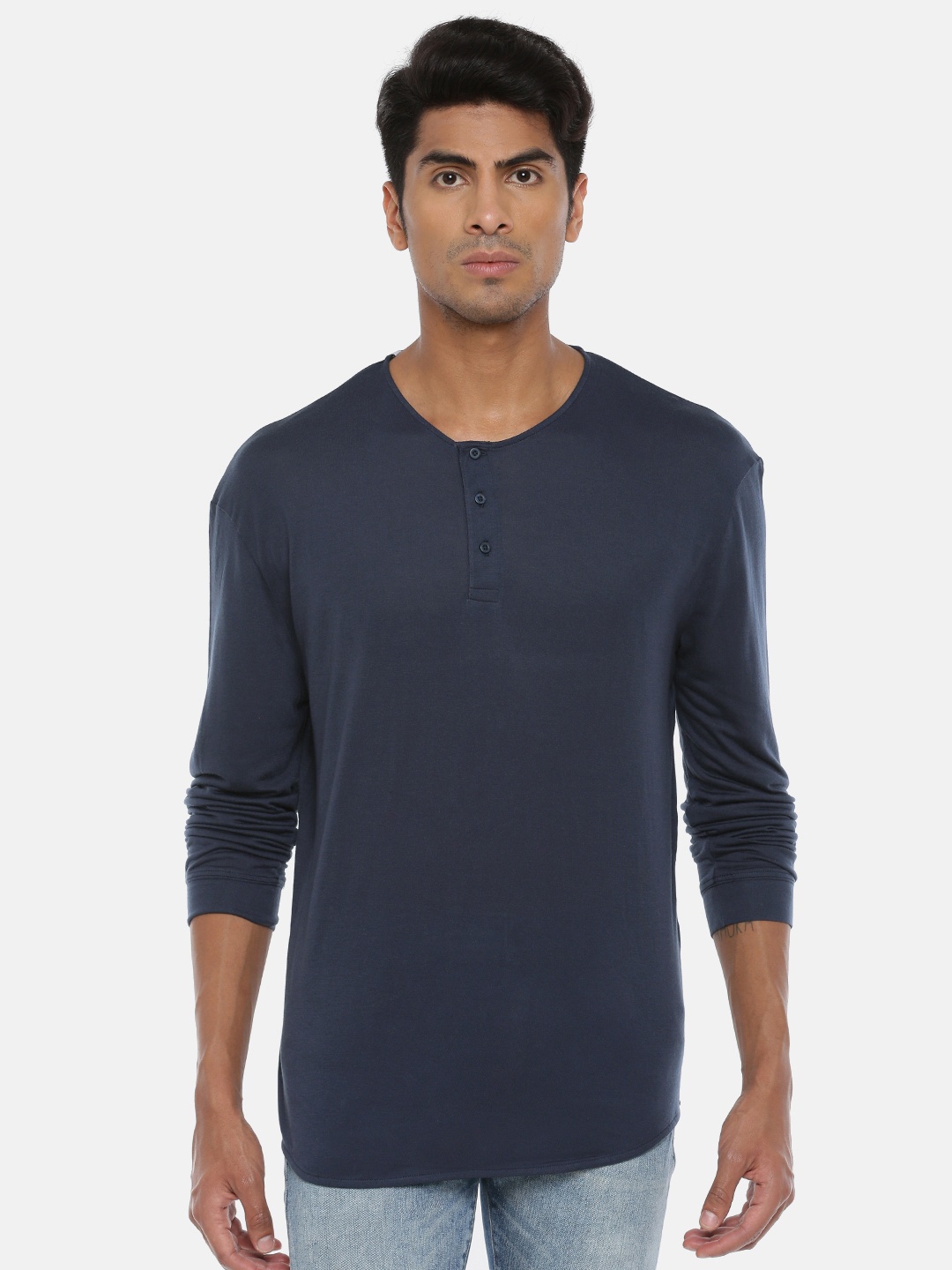 

SELECTED Men Navy Blue Solid Henley Neck T-shirt