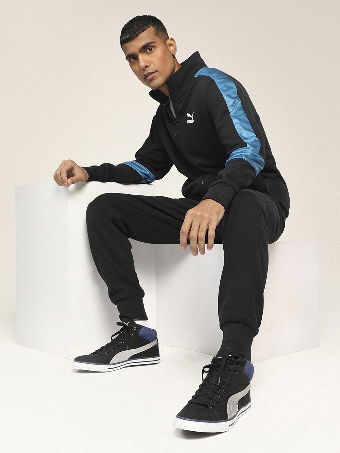 

Puma Men Black Delta Mid NU Mid-Top Sneakers