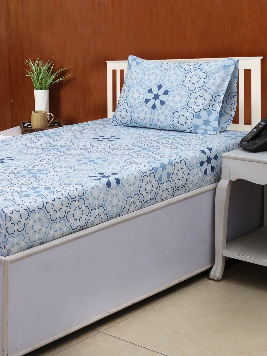 

House This Blue Floral Flat 180 TC Cotton 1 Single Bedsheet with 1 Pillow Covers