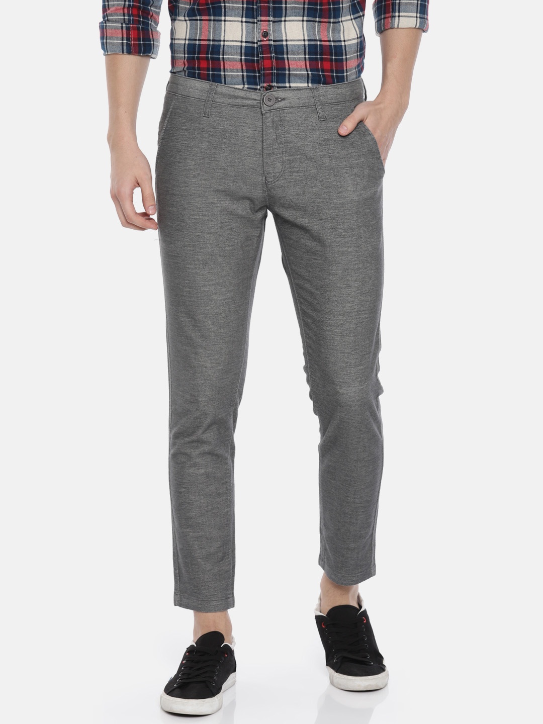 

SPYKAR Men Charcoal Grey Regular Fit Solid Cropped Regular Trousers