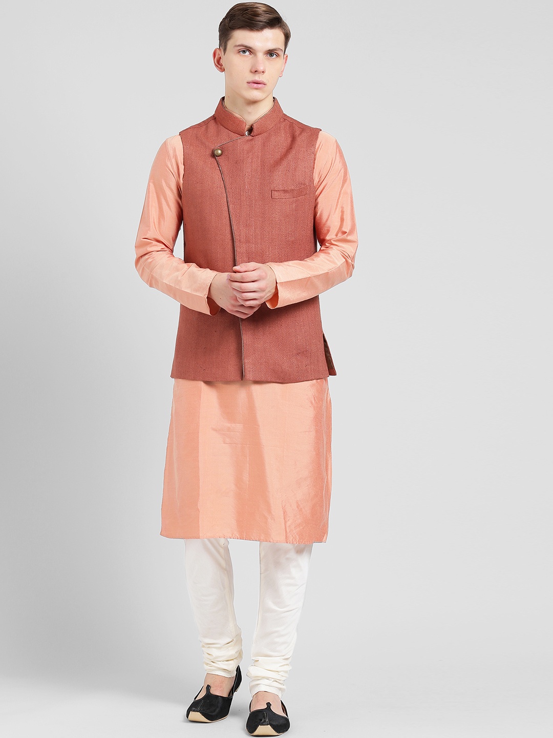 

KISAH Men Peach-Coloured & Cream-Coloured Solid Kurta with Churidar & Nehru Jacket