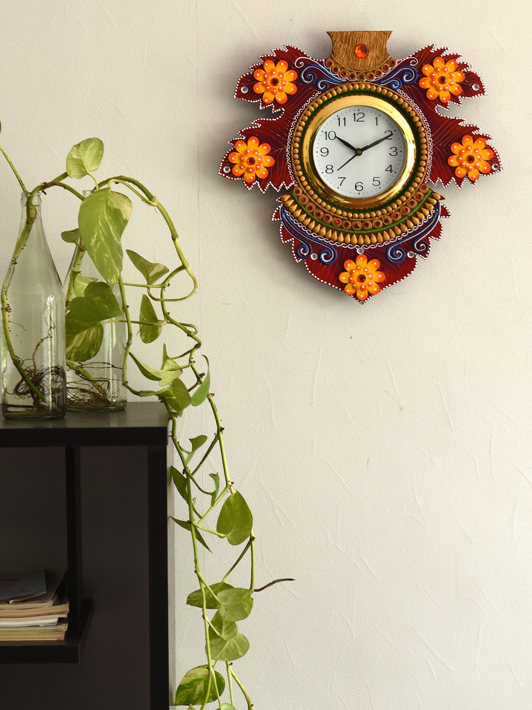 

eCraftIndia White Handcrafted Floral Solid Analogue Wall Clock