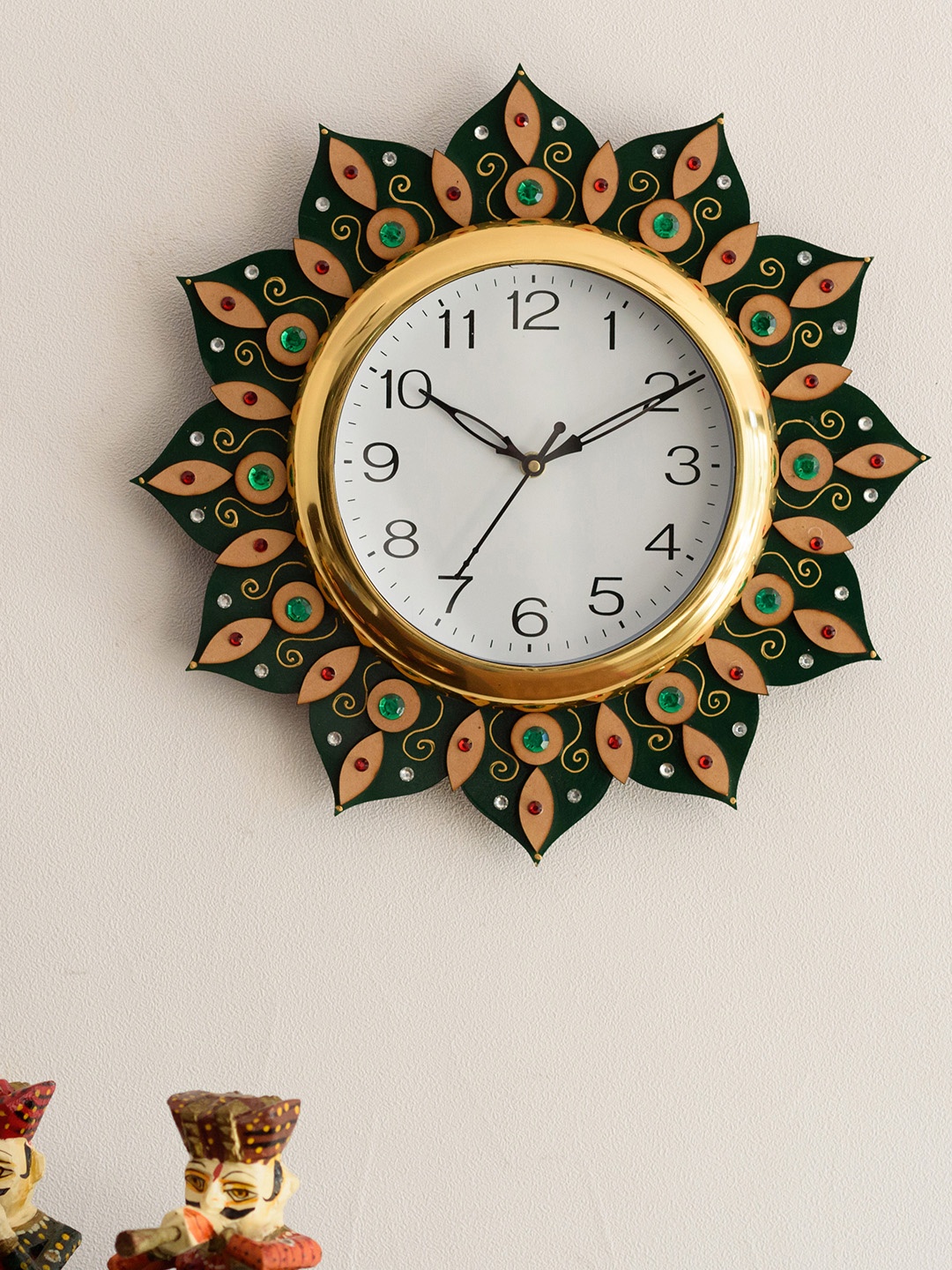 

eCraftIndia White & Green Handcrafted Round Embellished Analogue Wall Clock