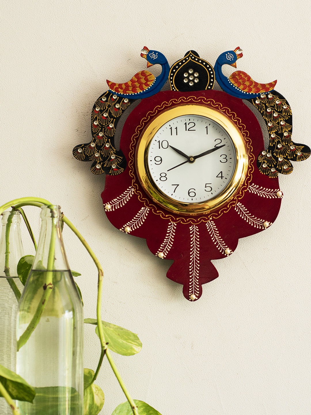 

eCraftIndia White & Maroon Handcrafted Abstract Shaped Textured Analogue Wall Clock