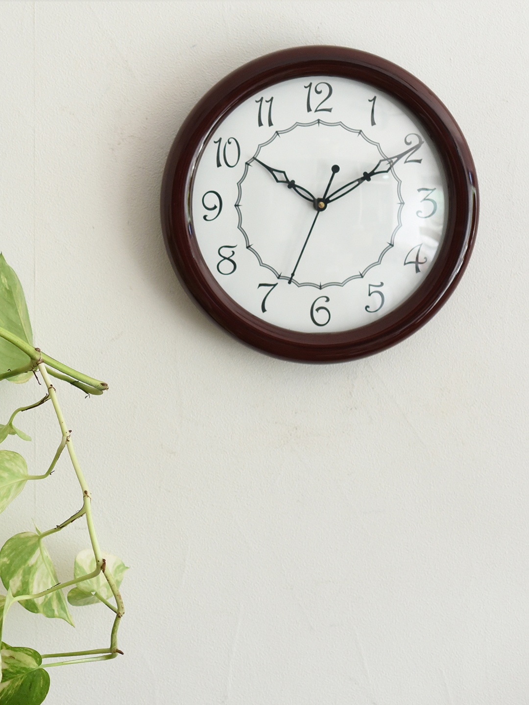 

eCraftIndia White & Brown Handcrafted Round Printed Analogue Wall Clock