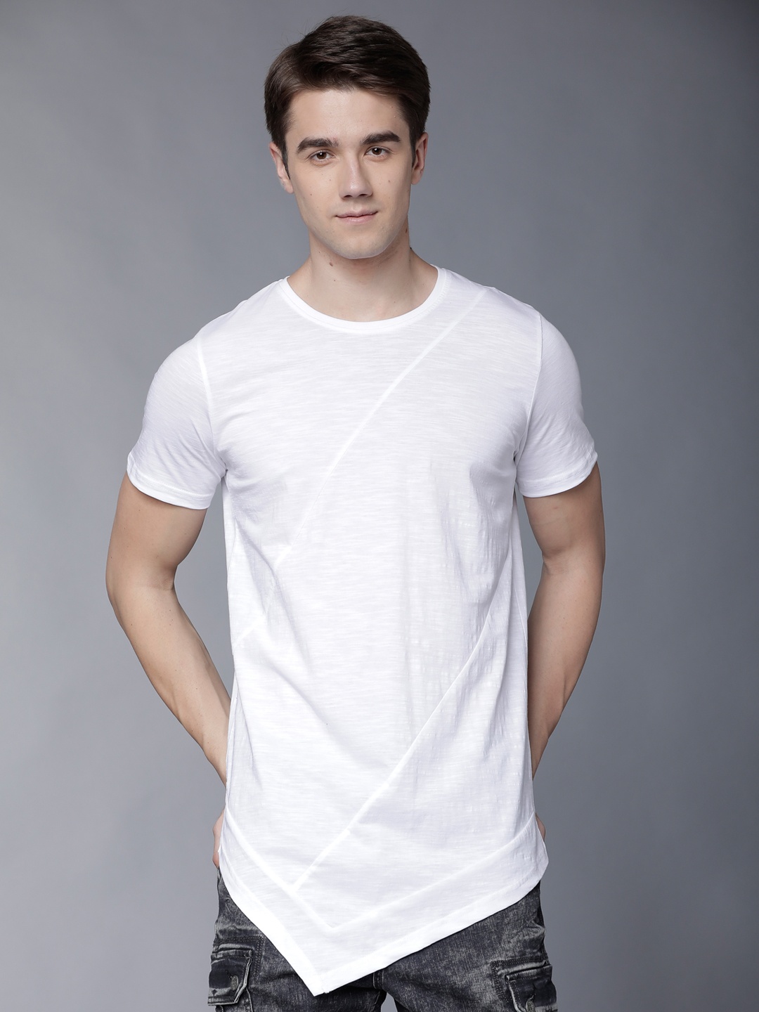 

LOCOMOTIVE Men White Solid Round Neck T-shirt
