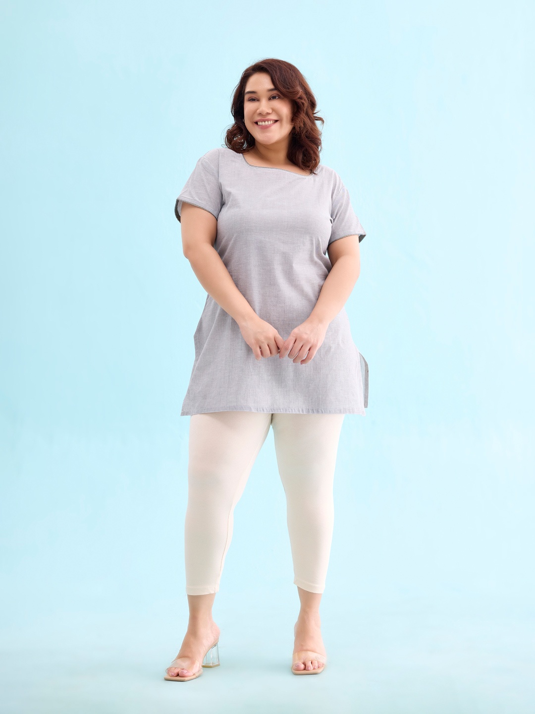 

Go Colors Women Beige Solid 3/4 Length Leggings
