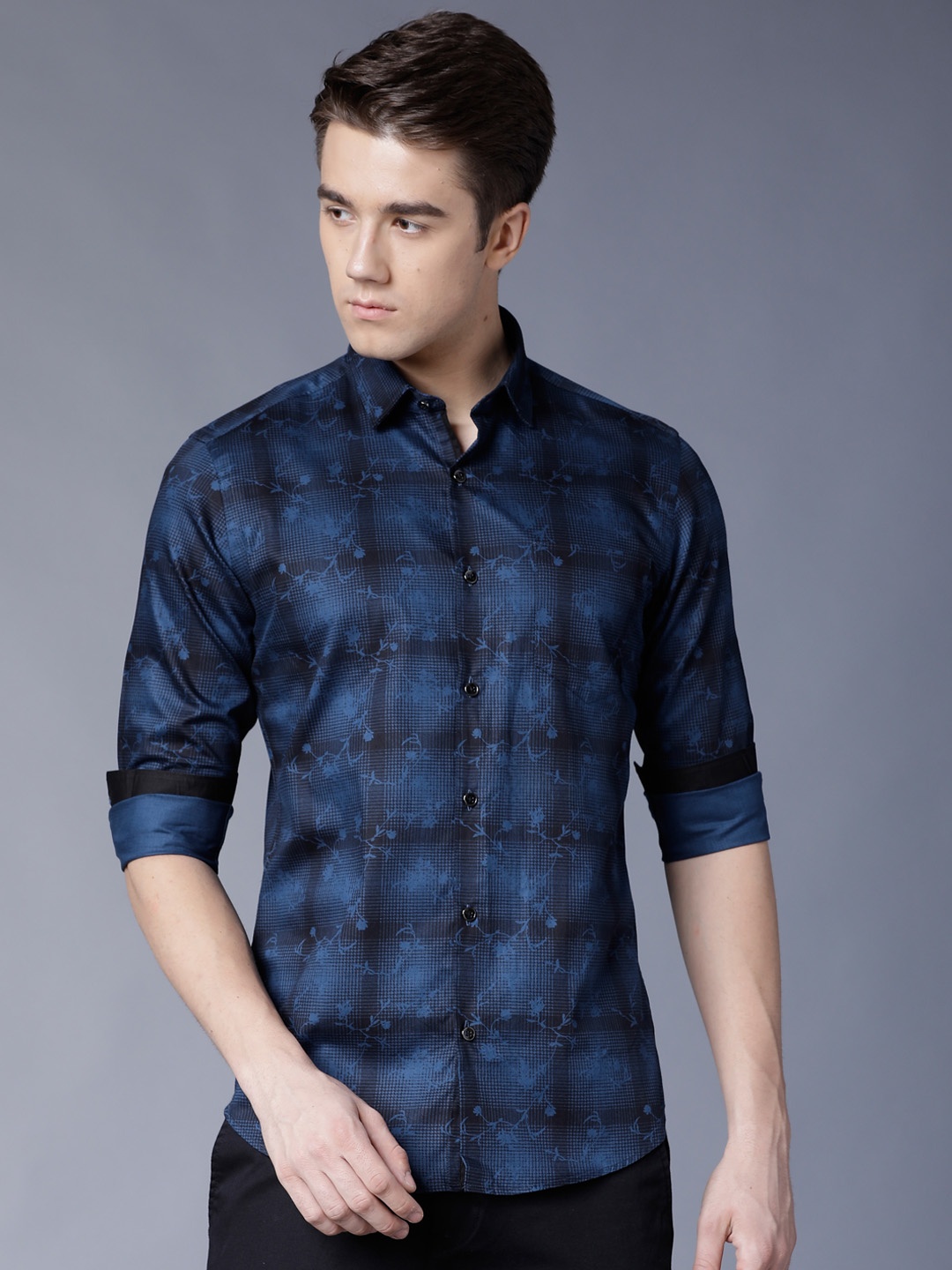 

Black coffee Men Black & Blue Slim Fit Printed Casual Shirt