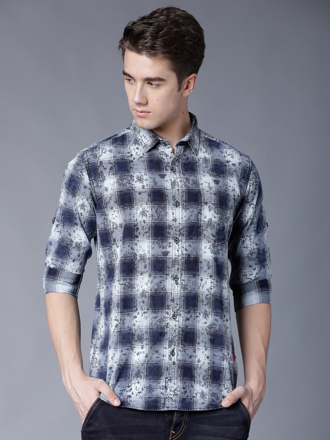 

LOCOMOTIVE Men Navy Blue & White Slim Fit Checked Casual Shirt