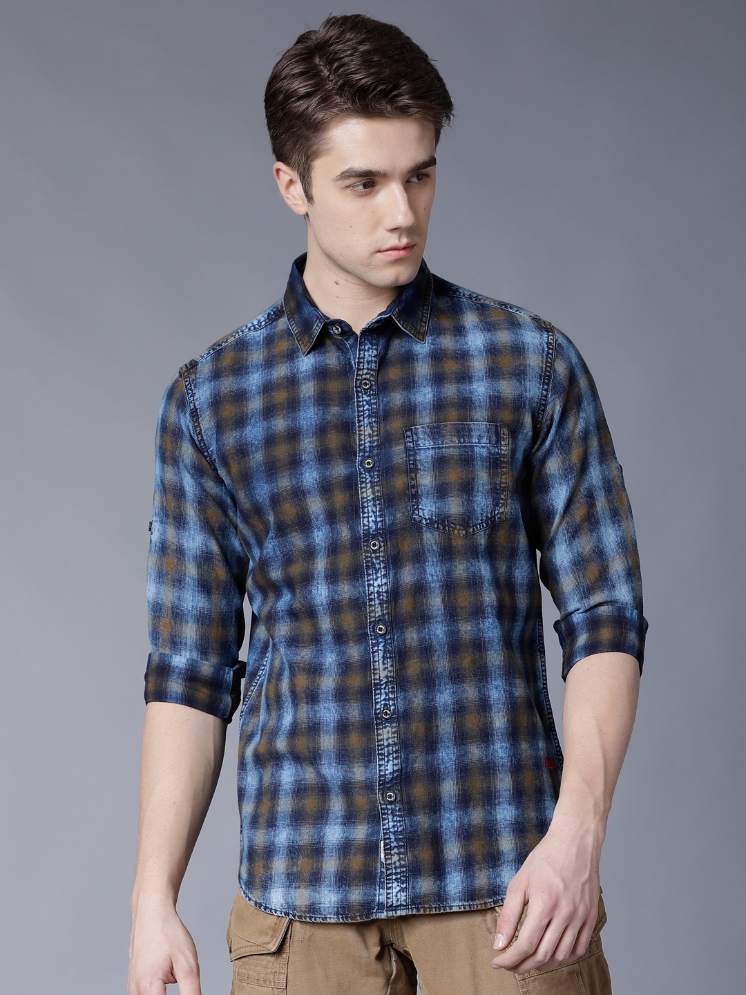 

LOCOMOTIVE Men Blue & Olive Green Slim Fit Checked Casual Shirt