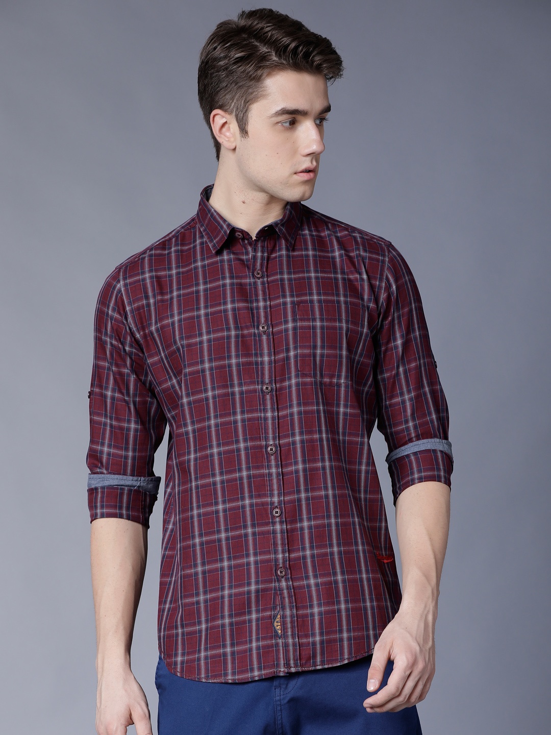 

LOCOMOTIVE Men Maroon & Grey Slim Fit Checked Casual Shirt