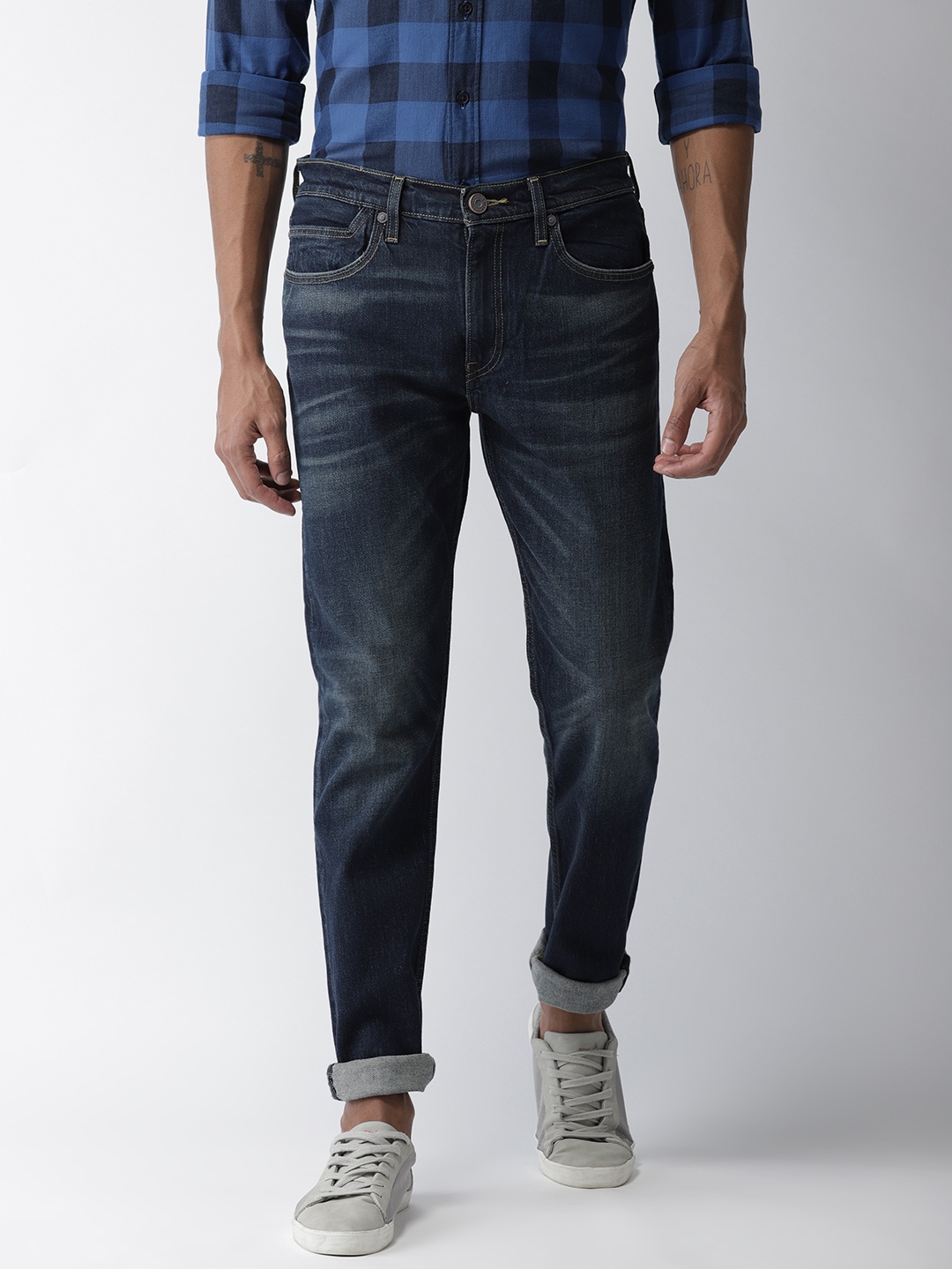 

Levis Men Blue Slim Tapered Fit Low-Rise Clean Look Stretchable 512 Jeans