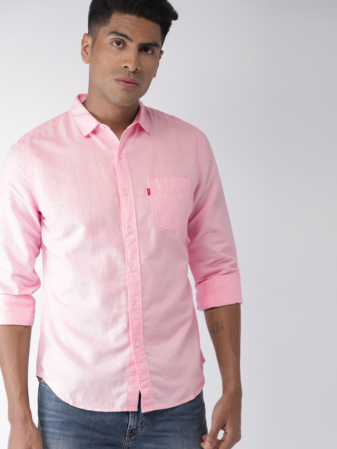 

Levis Men Pink Slim Fit Solid Casual Shirt