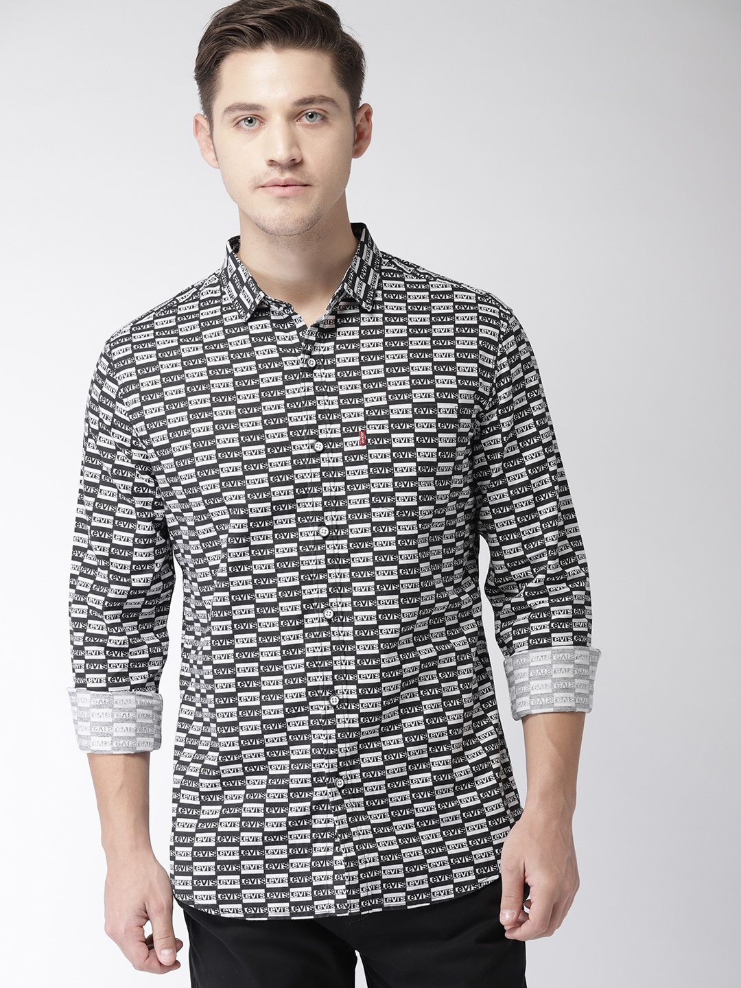 

Levis Men Black & White Slim Fit Printed Casual Shirt