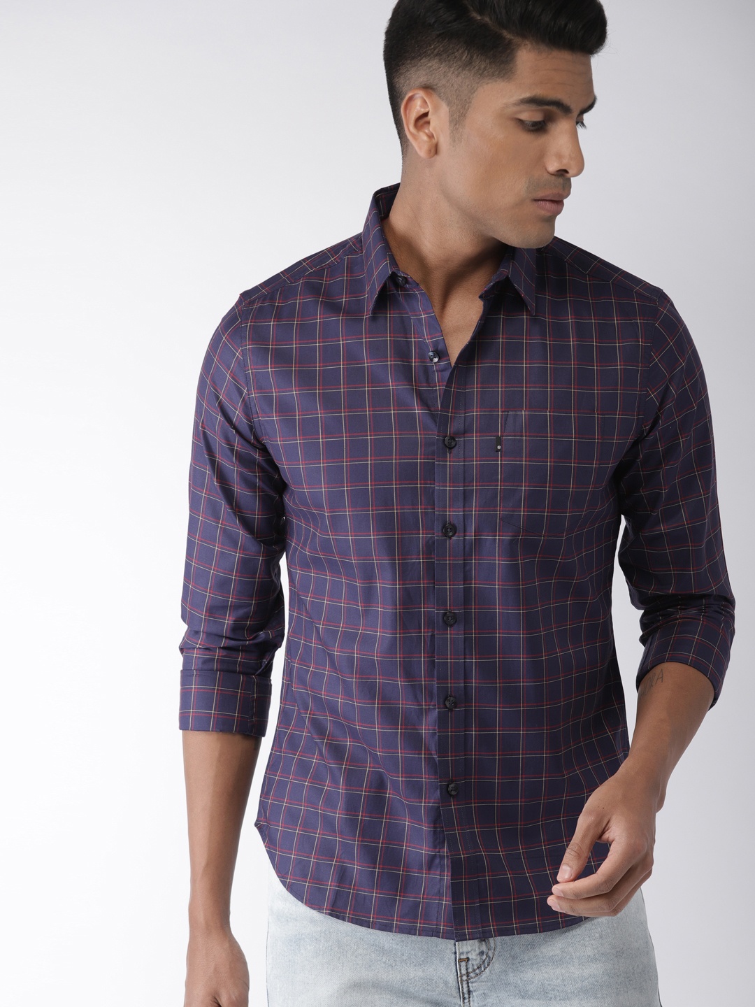 

Levis Men Navy Blue & Red Slim Fit Checked Casual Shirt