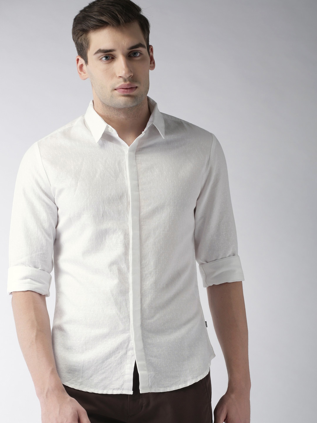 

Levis Men White Slim Fit Self Design Casual Shirt