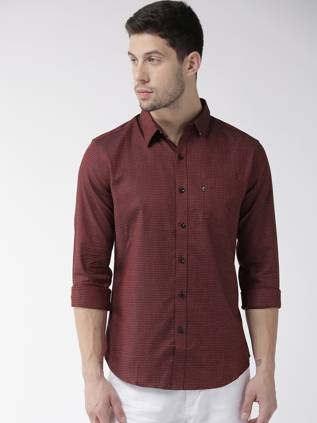 

Levis Men Maroon & White Slim Fit Checked Casual Shirt