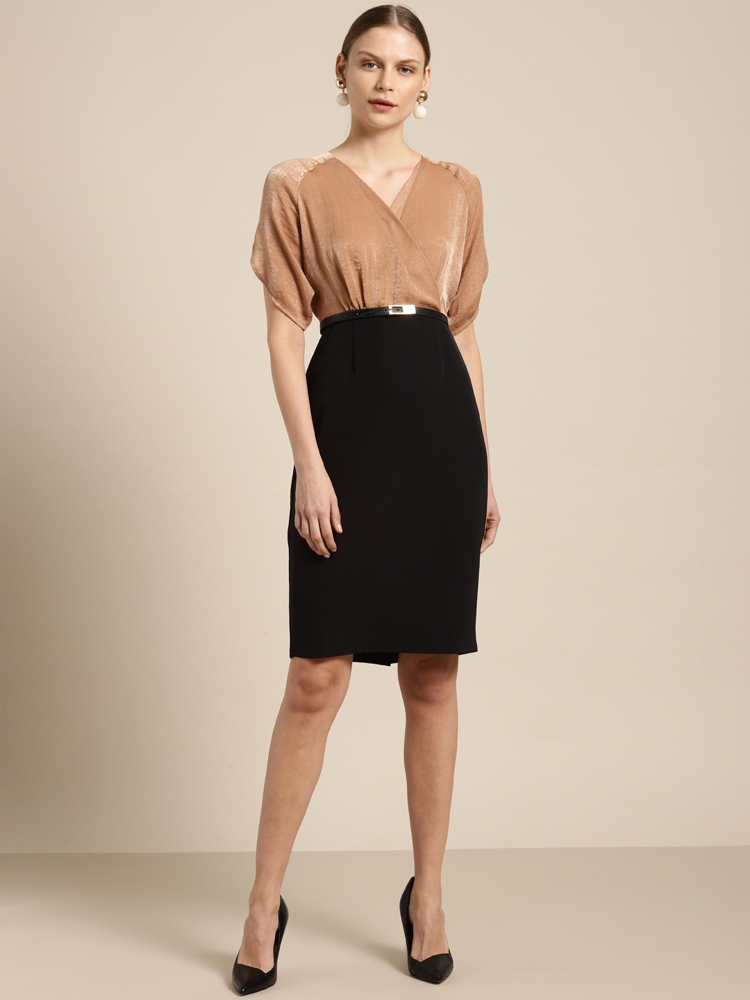 

her by invictus Beige & Black Colourblocked Sheath Dress