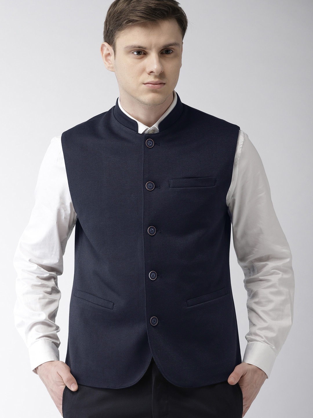 

Arrow Men Navy Solid Zero Calorie Fit Nehru Jacket, Navy blue