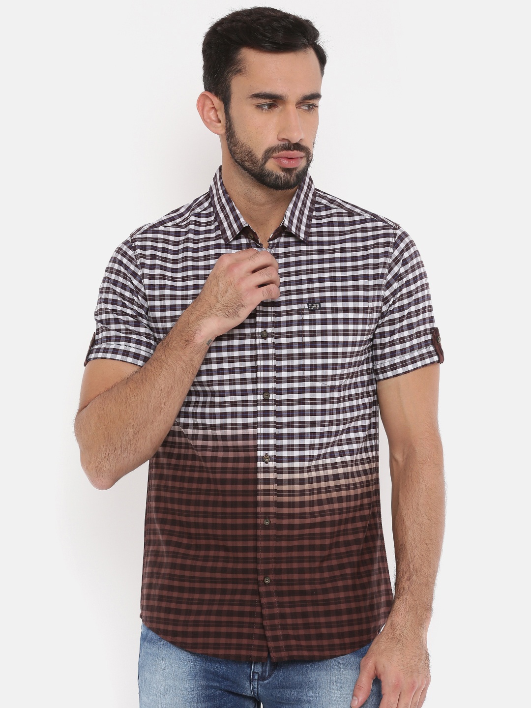 

The Indian Garage Co Men White & Brown Regular Fit Checked Casual Shirt