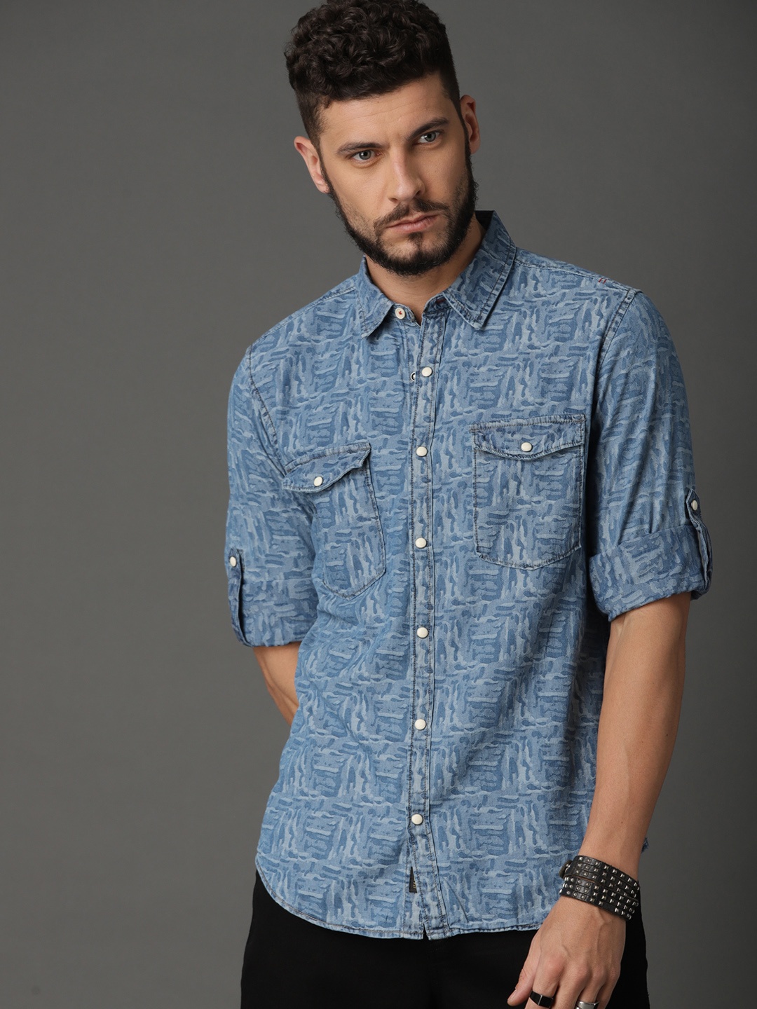 

Roadster Men Blue Regular Fit Jacquard Denim Casual Shirt