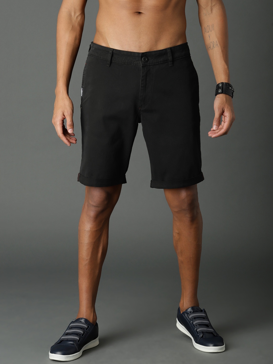 

Roadster Men Black Solid Slim Fit Chino Shorts