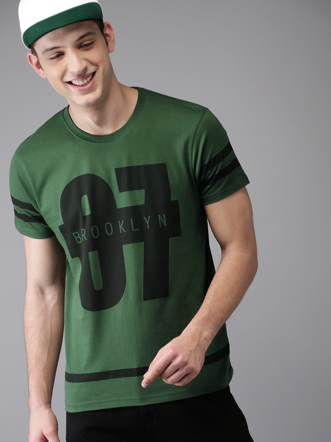

HERENOW Men Green Printed Round Neck Pure Cotton T-shirt