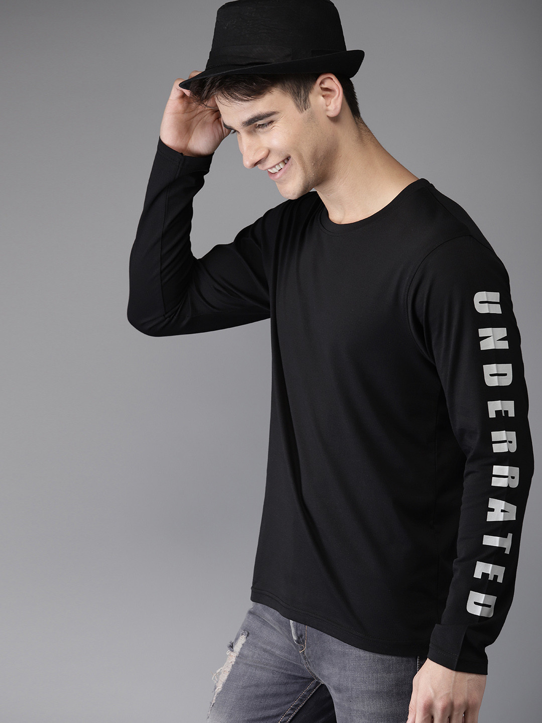 

HERE&NOW Men Black Solid Round Neck T-shirt