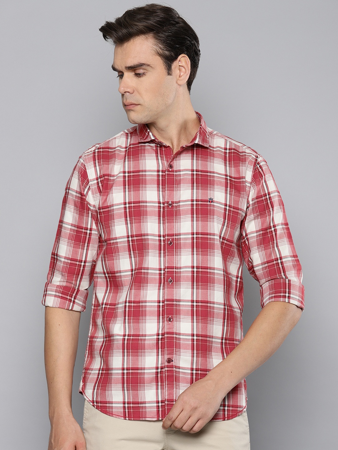 

Louis Philippe Sport Men Red & Off-White Slim Fit Checked Casual Shirt