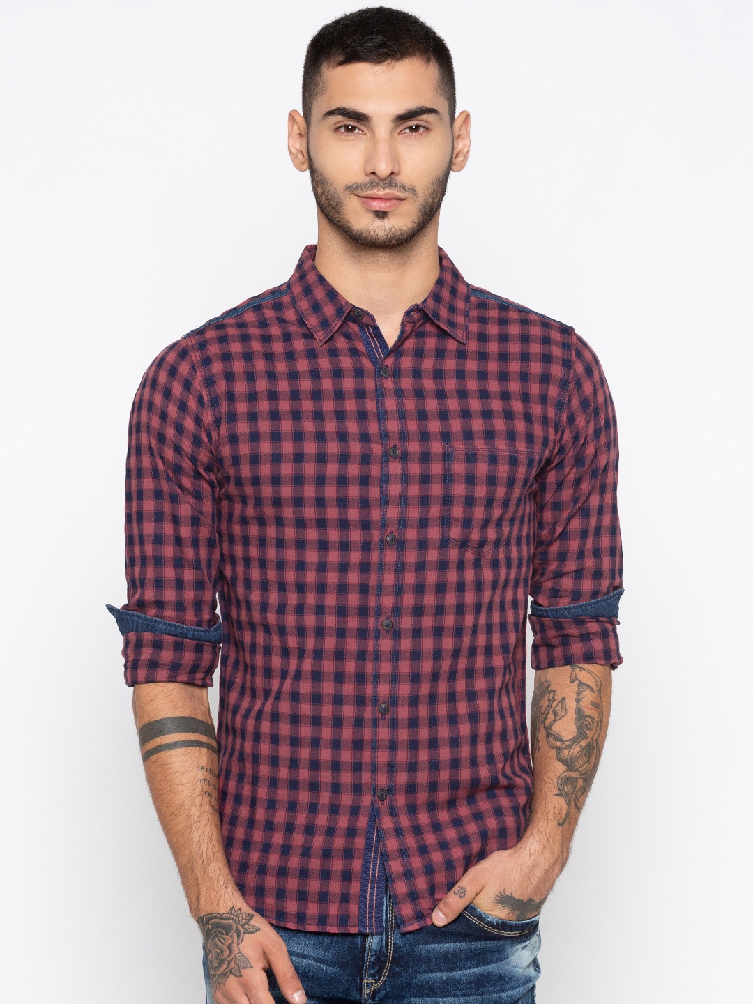 

SPYKAR Men Coral Pink & Blue Slim Fit Checked Casual Shirt