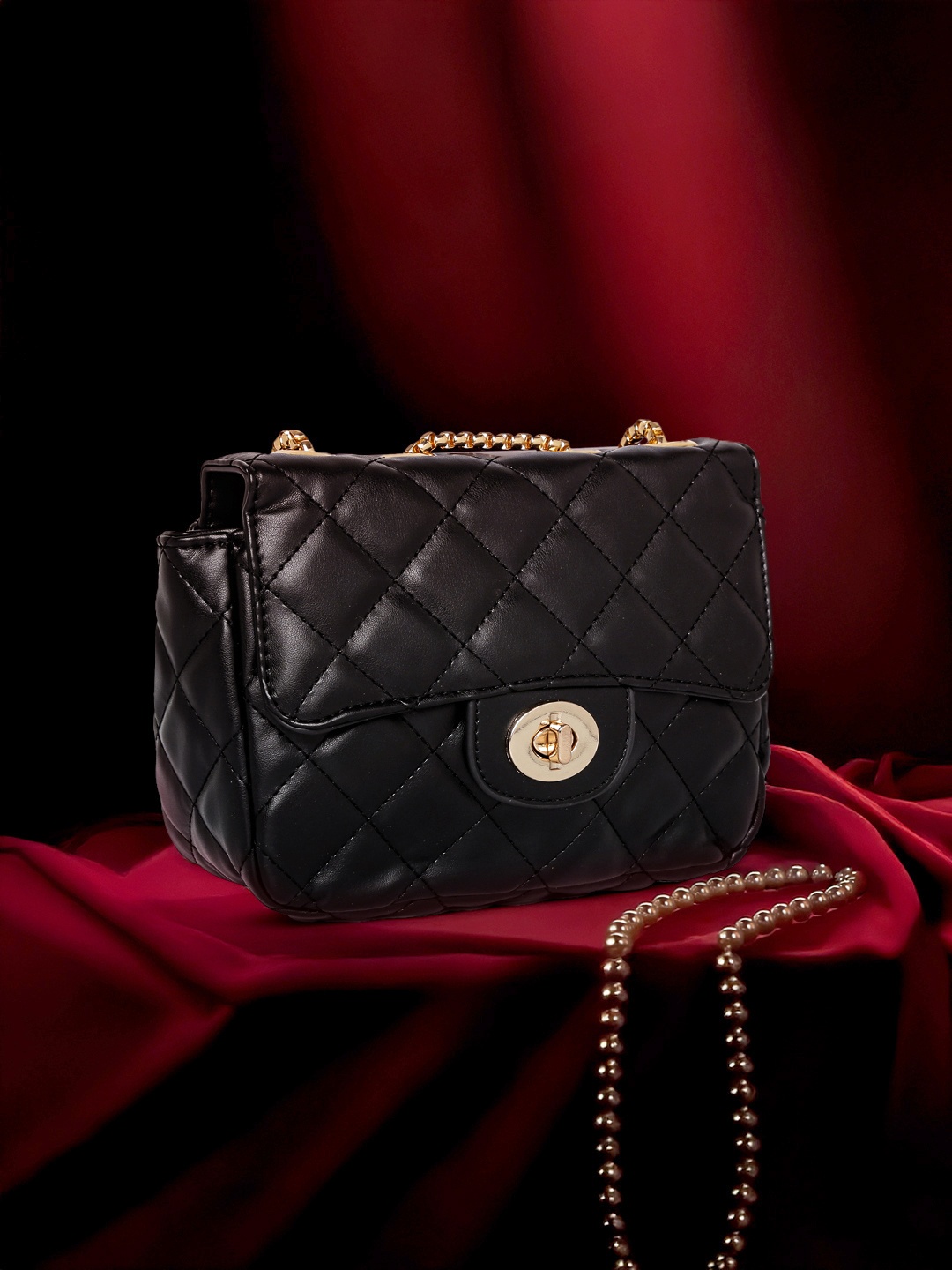 

DressBerry Black Quilted Sling Bag