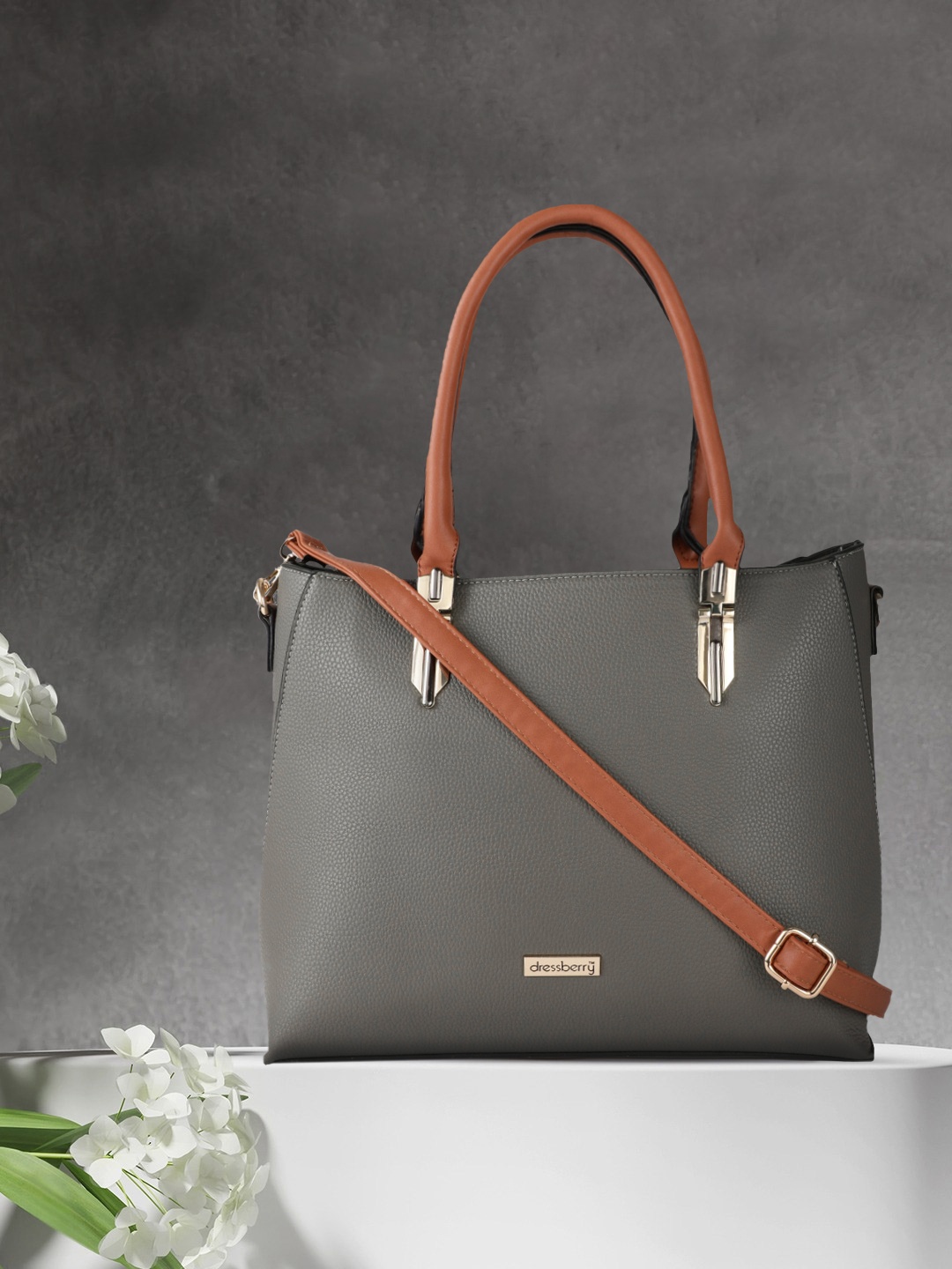 

DressBerry Grey Solid Handheld Bag