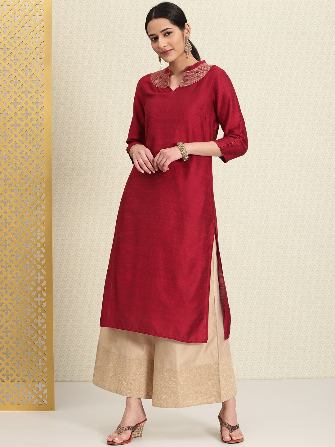 

House of Pataudi Women Maroon Solid Straight calf length Kurta