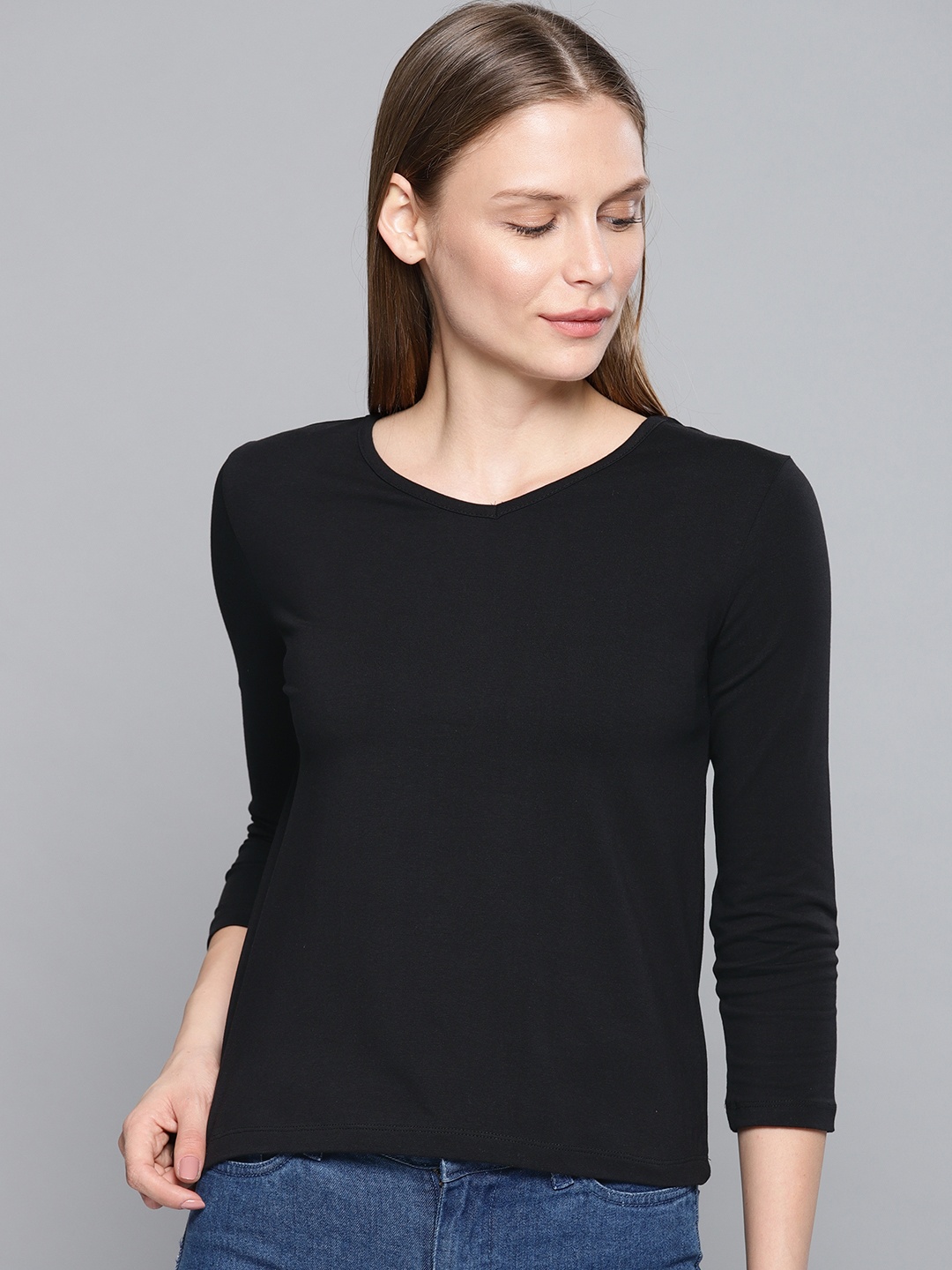 

Chemistry Women Black Solid V-Neck T-shirt