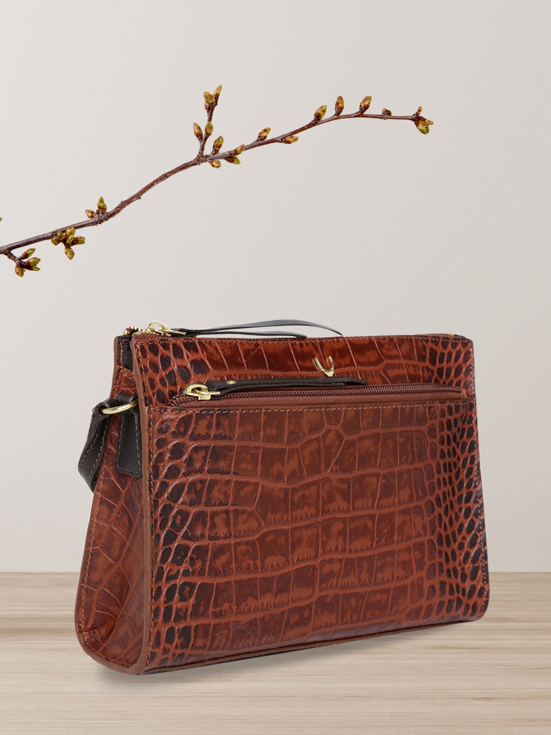 

Hidesign Tan Textured Sling Bag