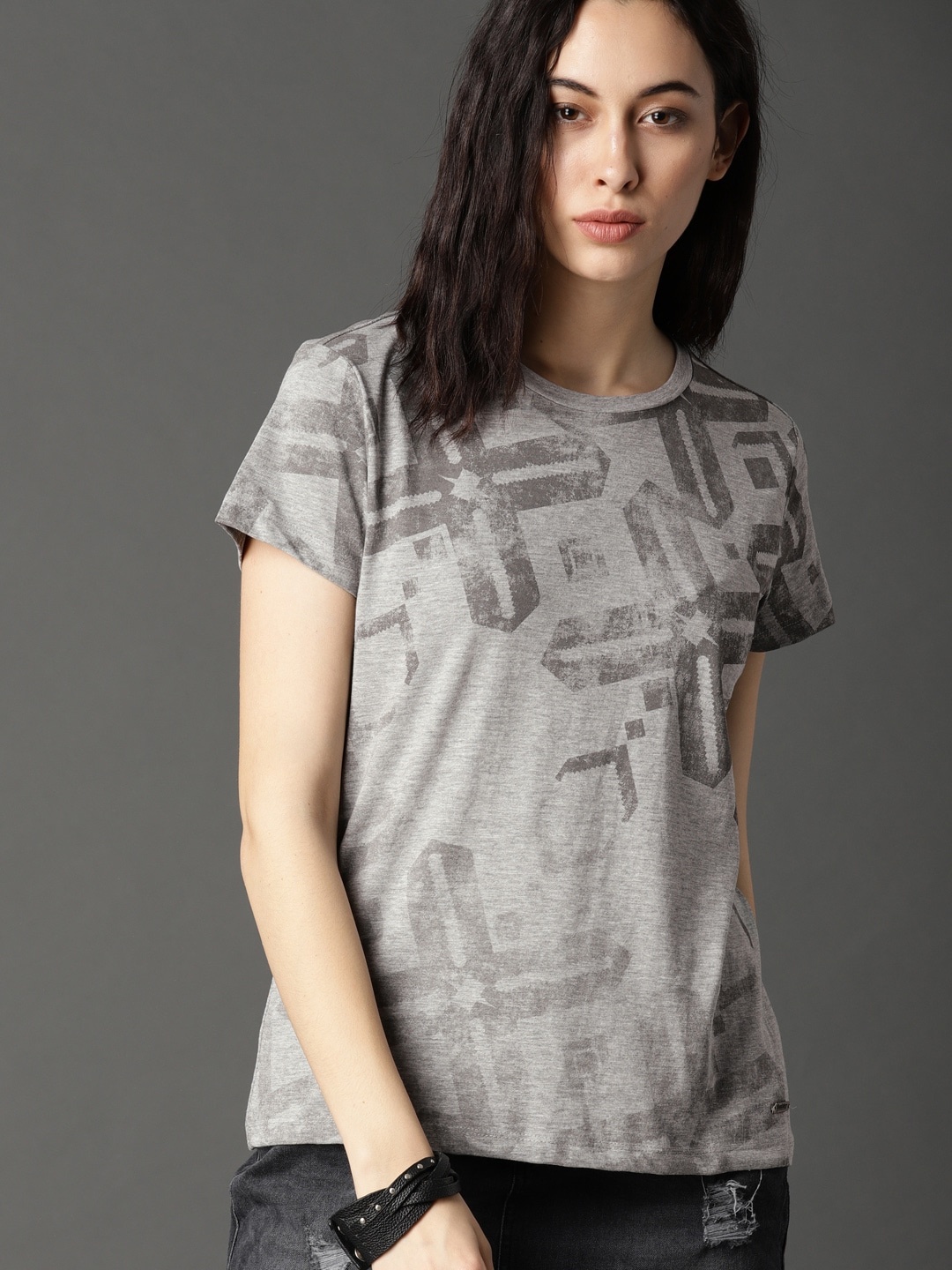 

Roadster Women Grey Melange Geo Printed T-shirt