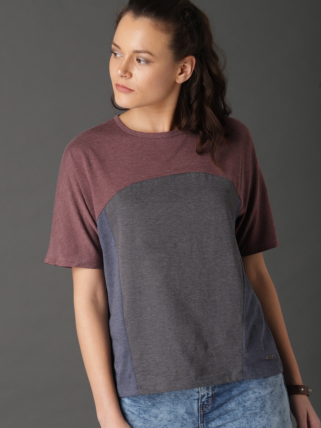 

Roadster Women Grey Colourblocked Round Neck T-shirt