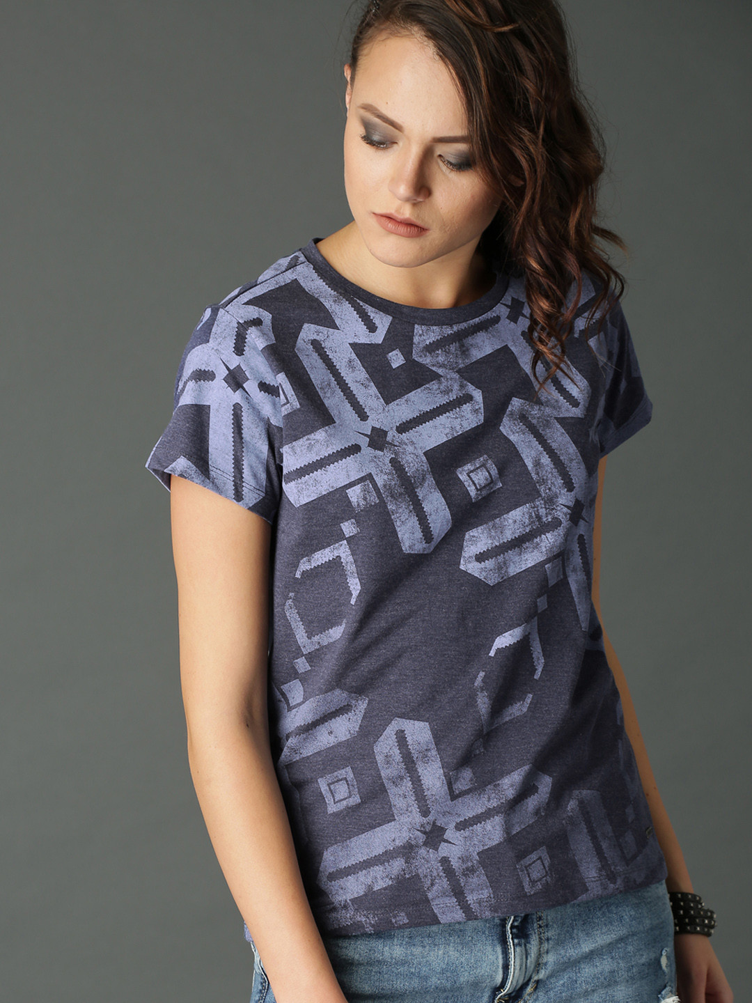 

Roadster Women Blue Geo Printed T-shirt