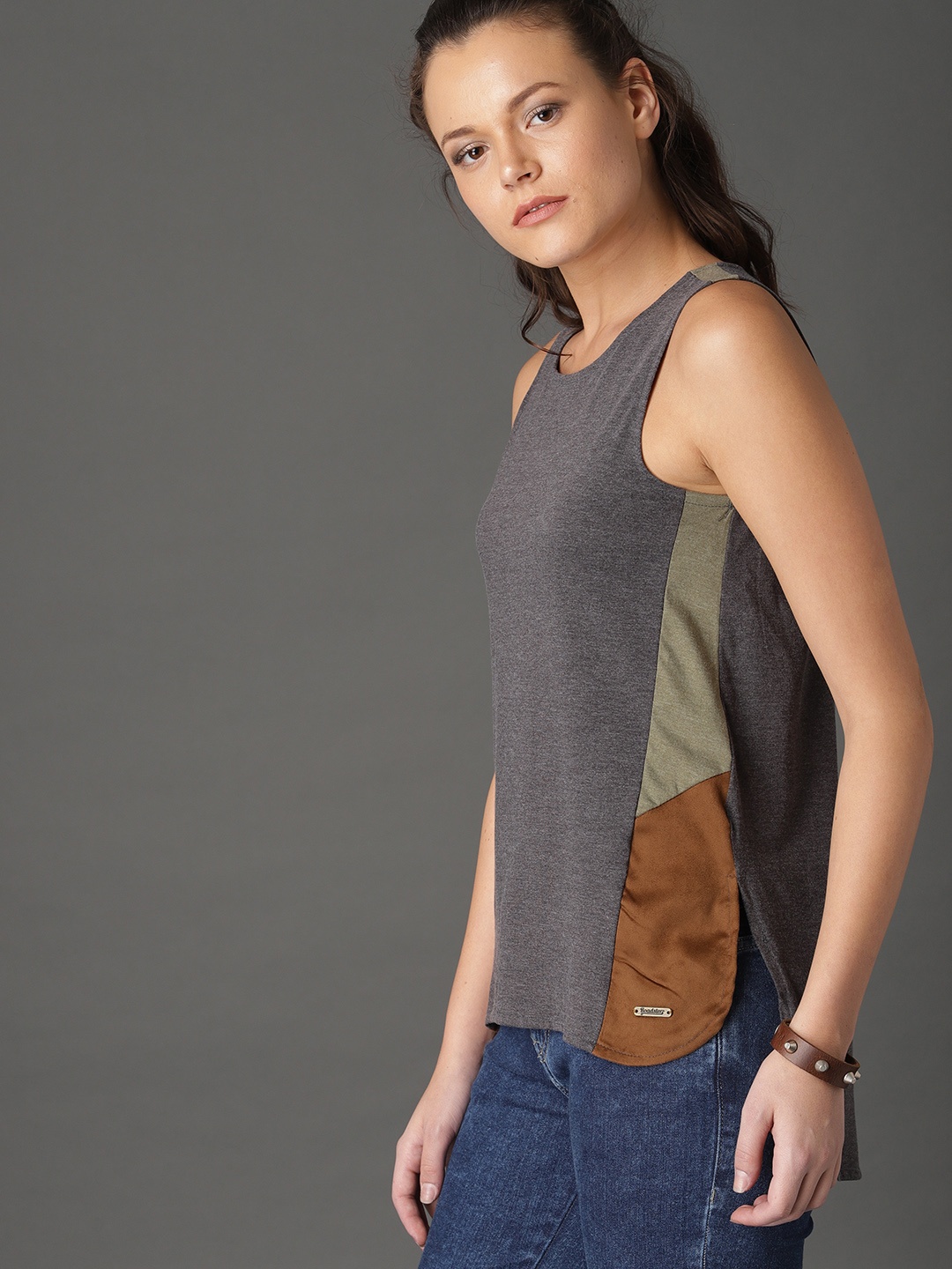 

Roadster Women Charcoal Grey, Olive Green & Brown Colourblock Tank With Suede
