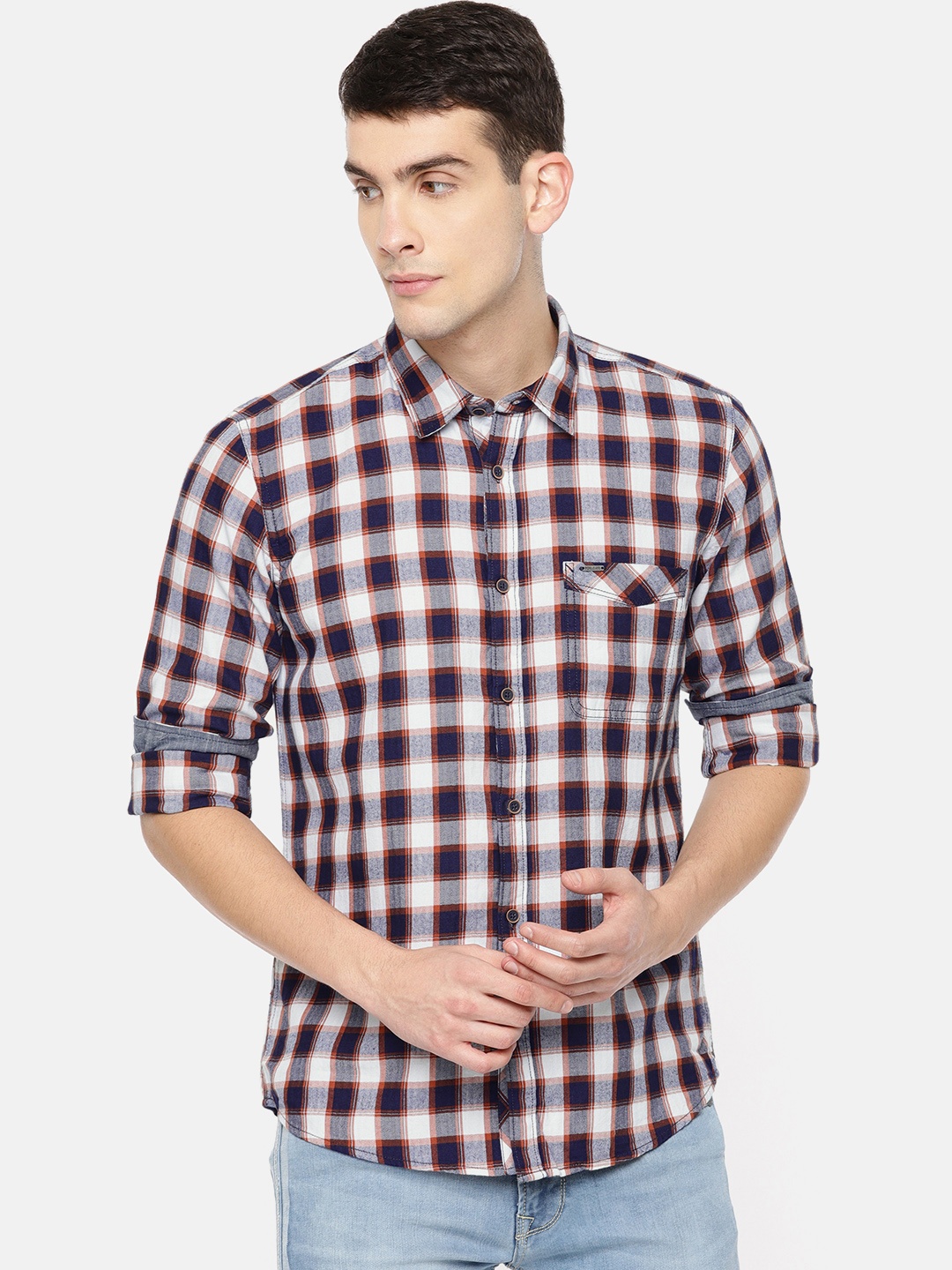 

Pepe Jeans Men White & Navy Blue Regular Fit Checked Casual Shirt