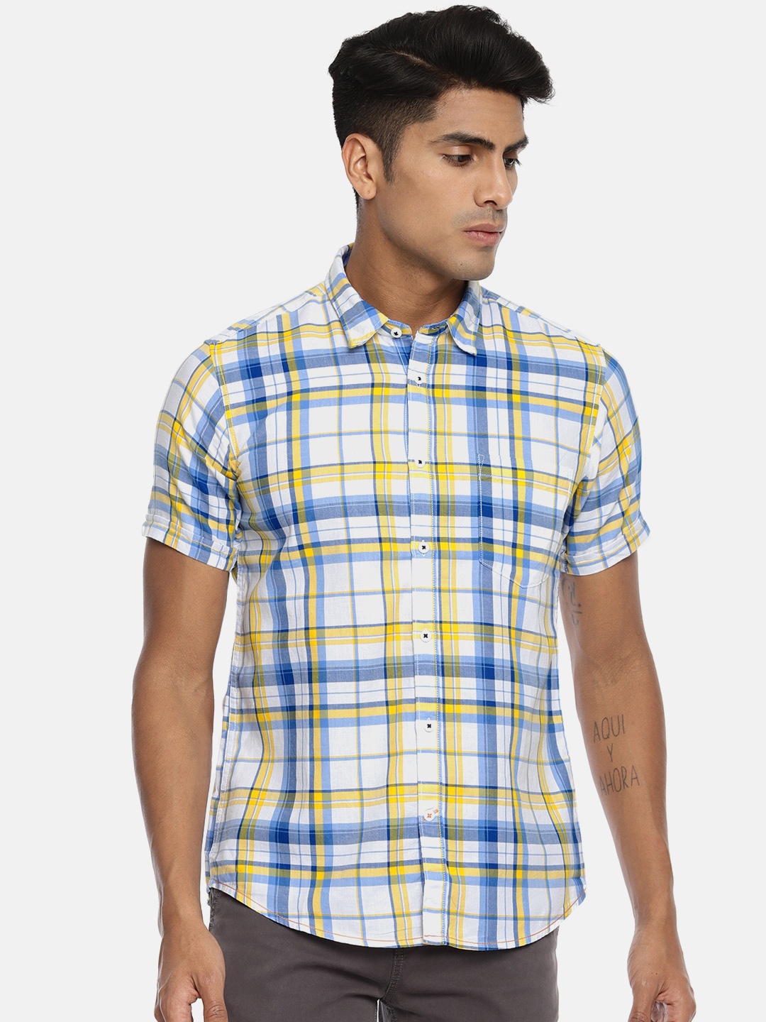 

Pepe Jeans Men White & Blue Regular Fit Checked Casual Shirt