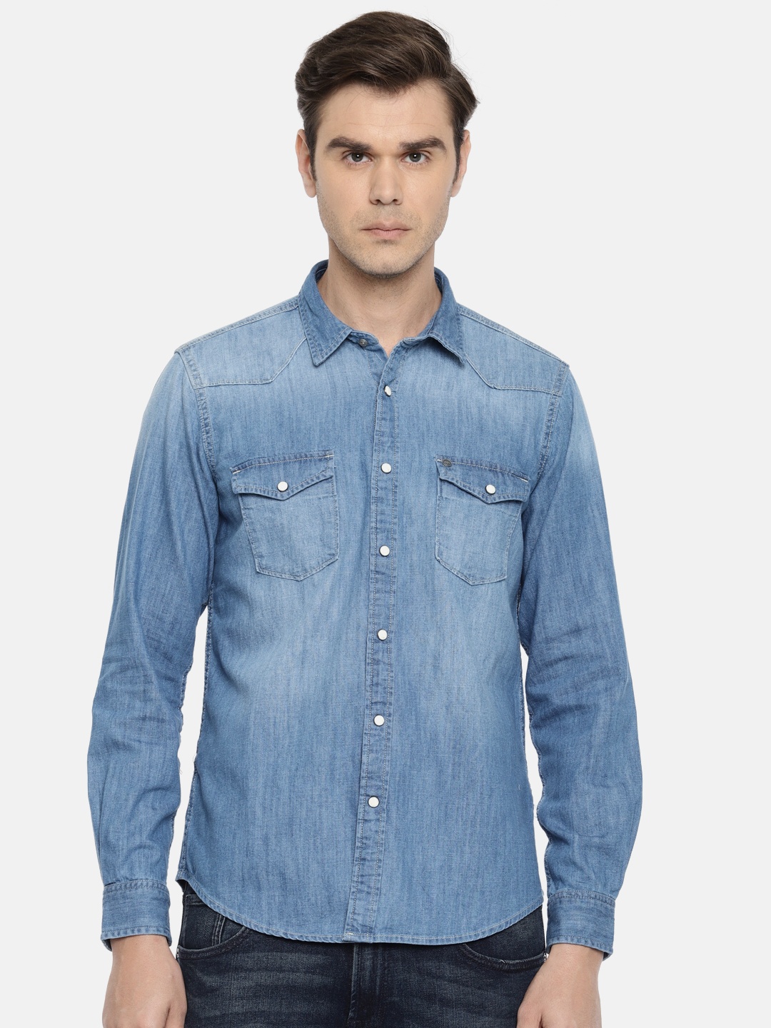 

Pepe Jeans Men Blue Slim Fit Faded Chambray Casual Shirt